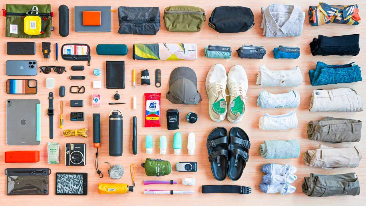 Bagajul perfect pentru vacanța la mare: ce să iei cu tine și ce poți lăsa acasă?